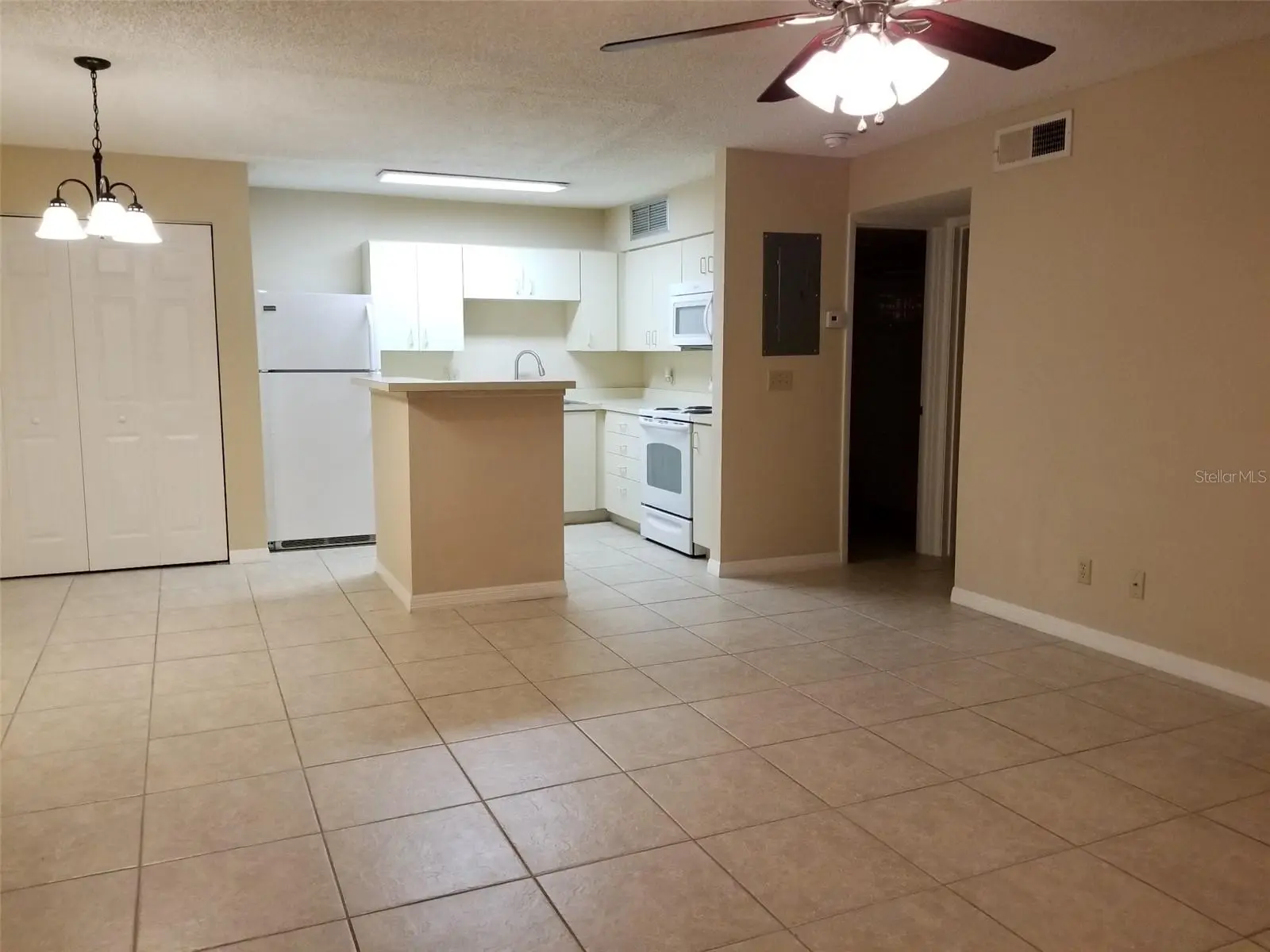 420 Forestway Circle, FL