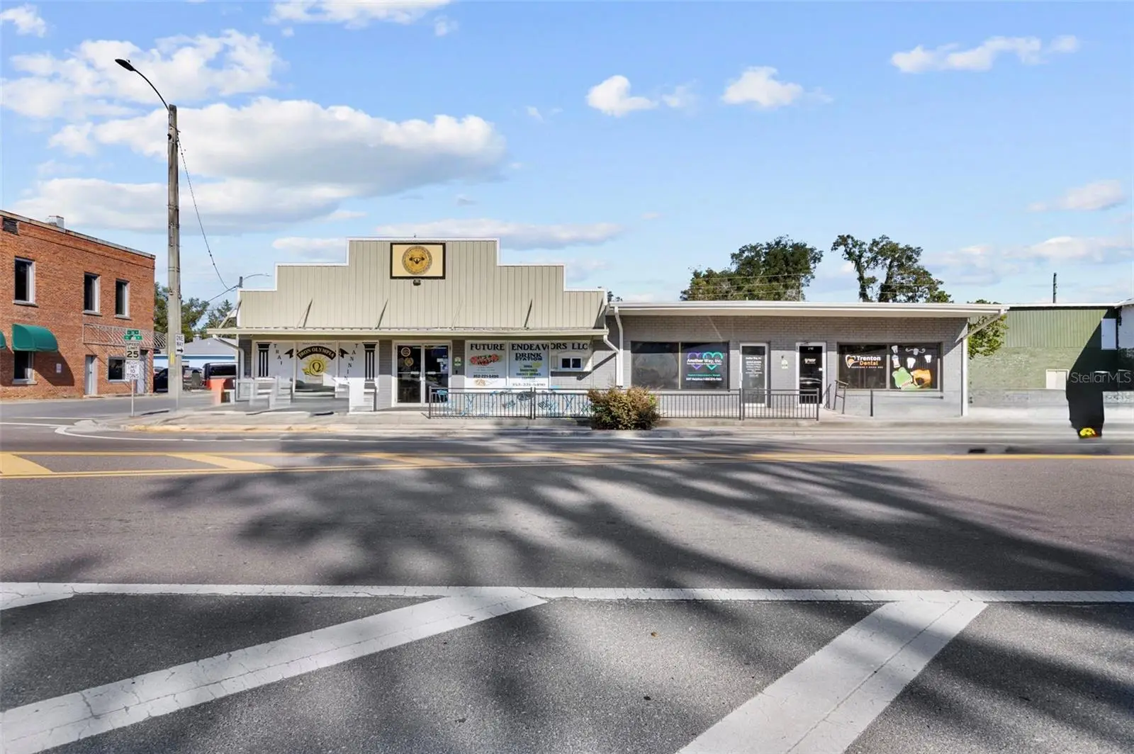 220 Main Street, FL