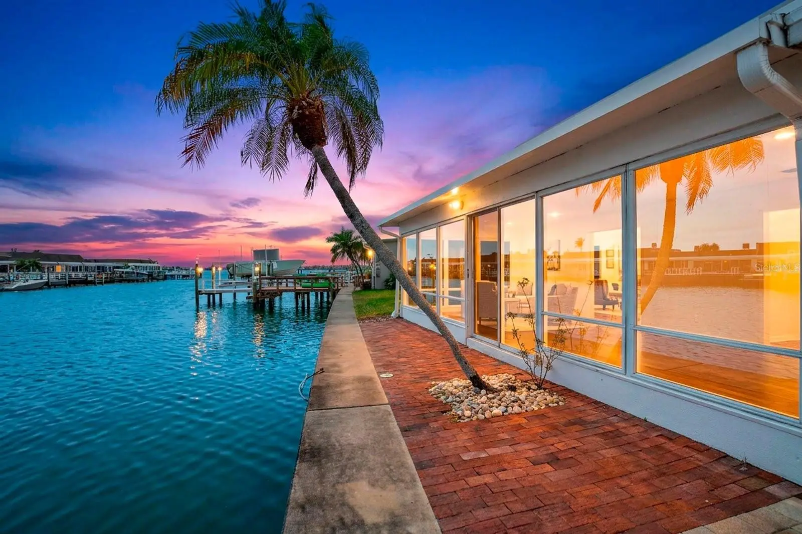 594 Boca Ciega Point Boulevard, FL
