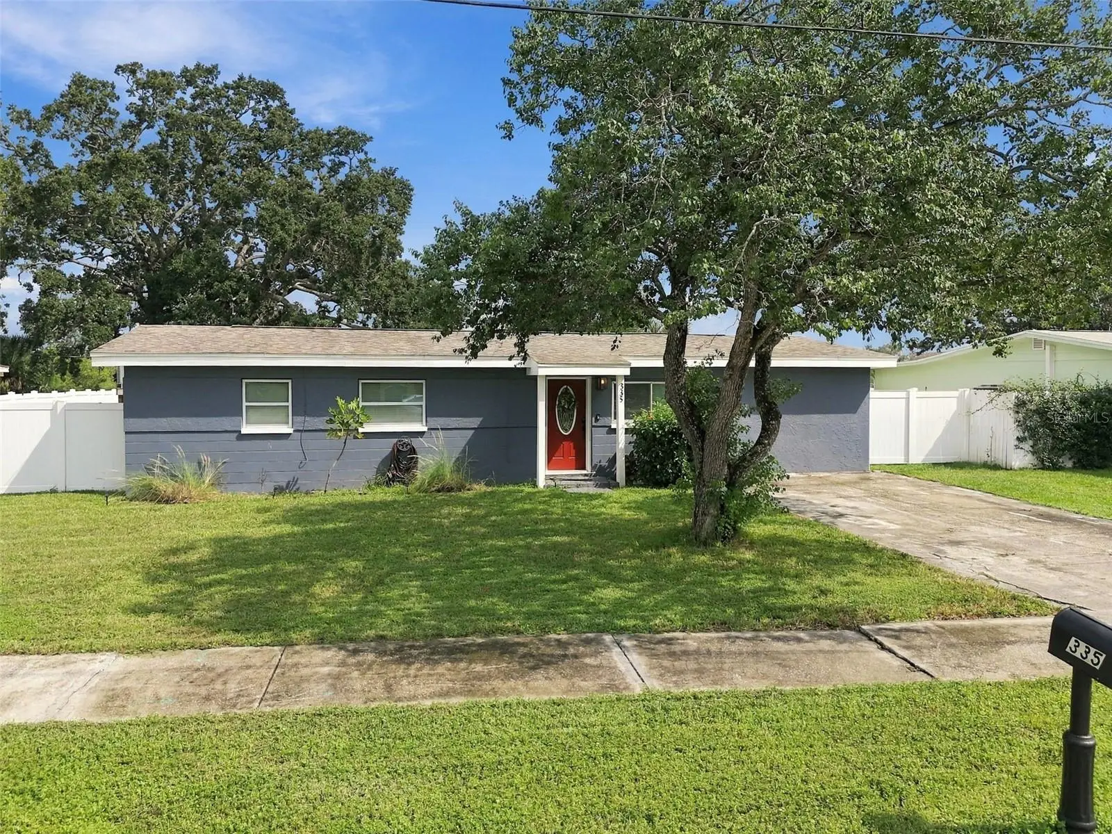 335 Country Club Drive, FL