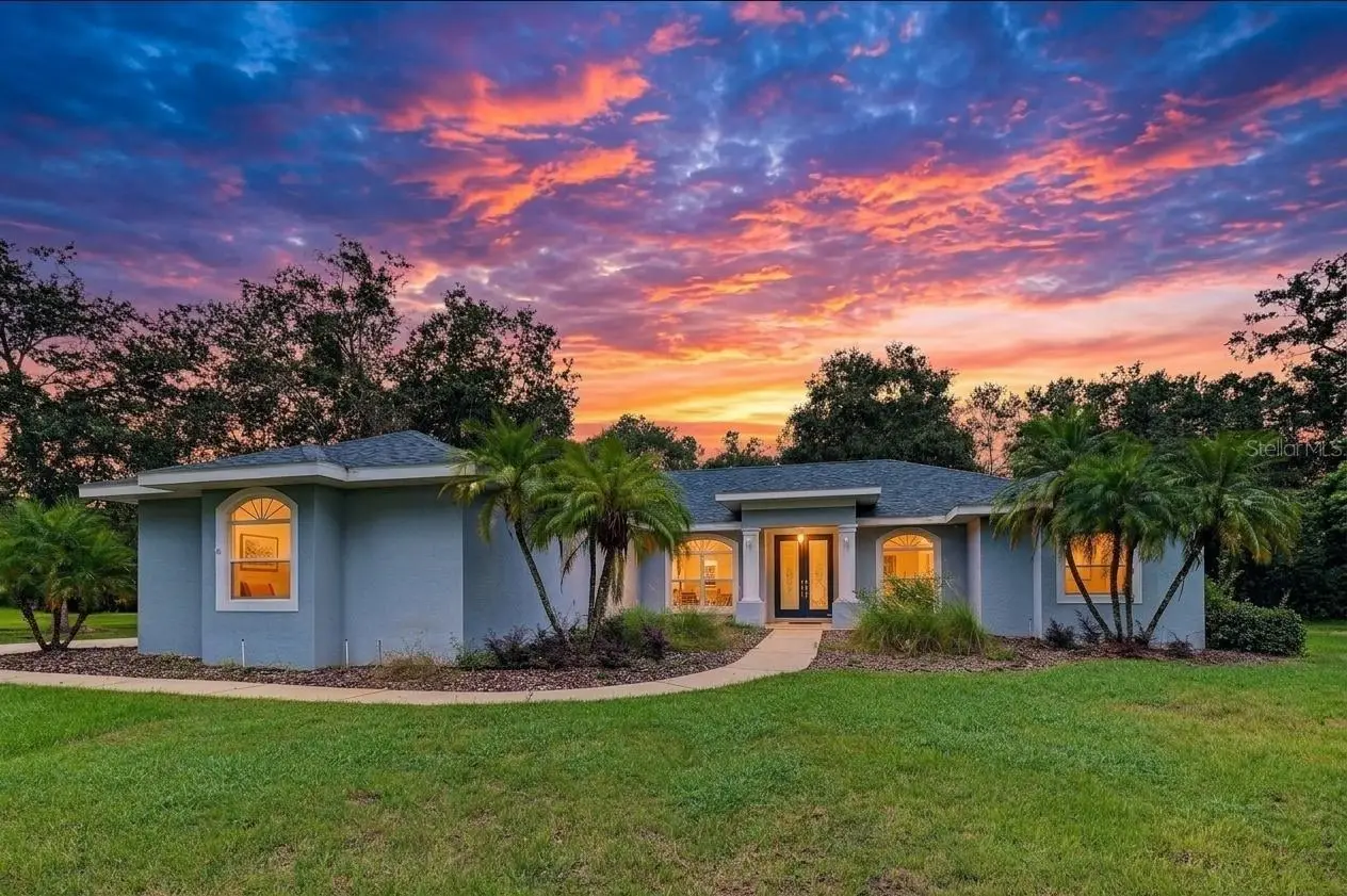 915 Lake Thomas Lane, FL