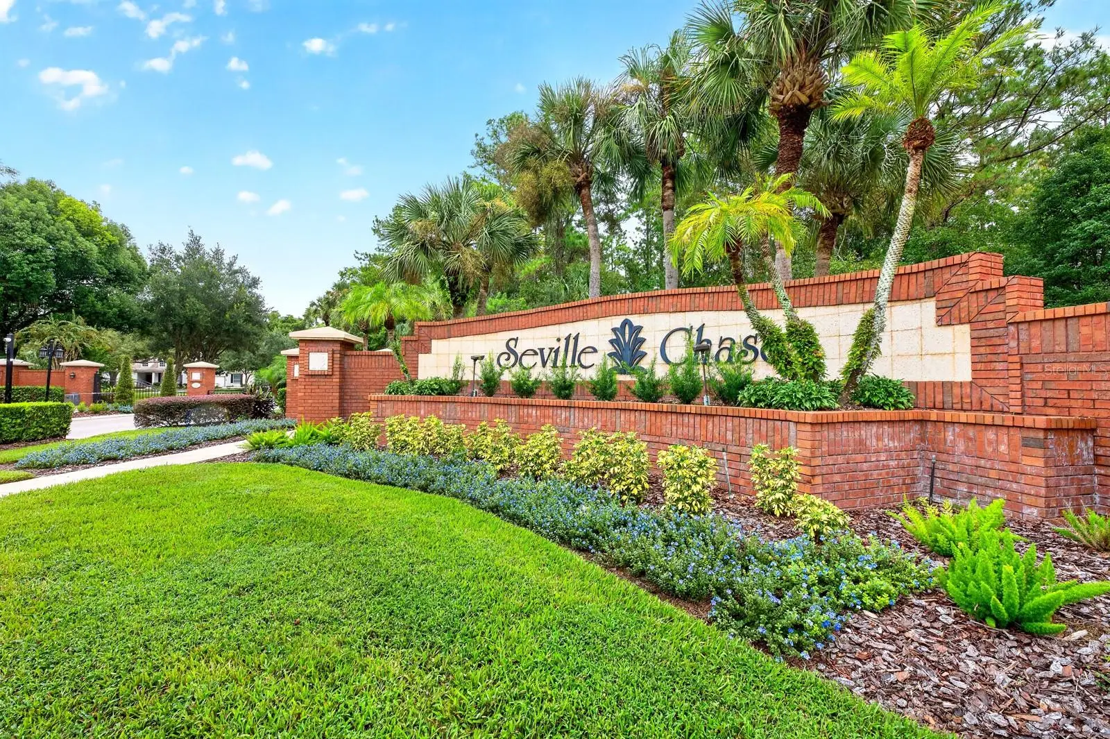 609 Viana Court, FL