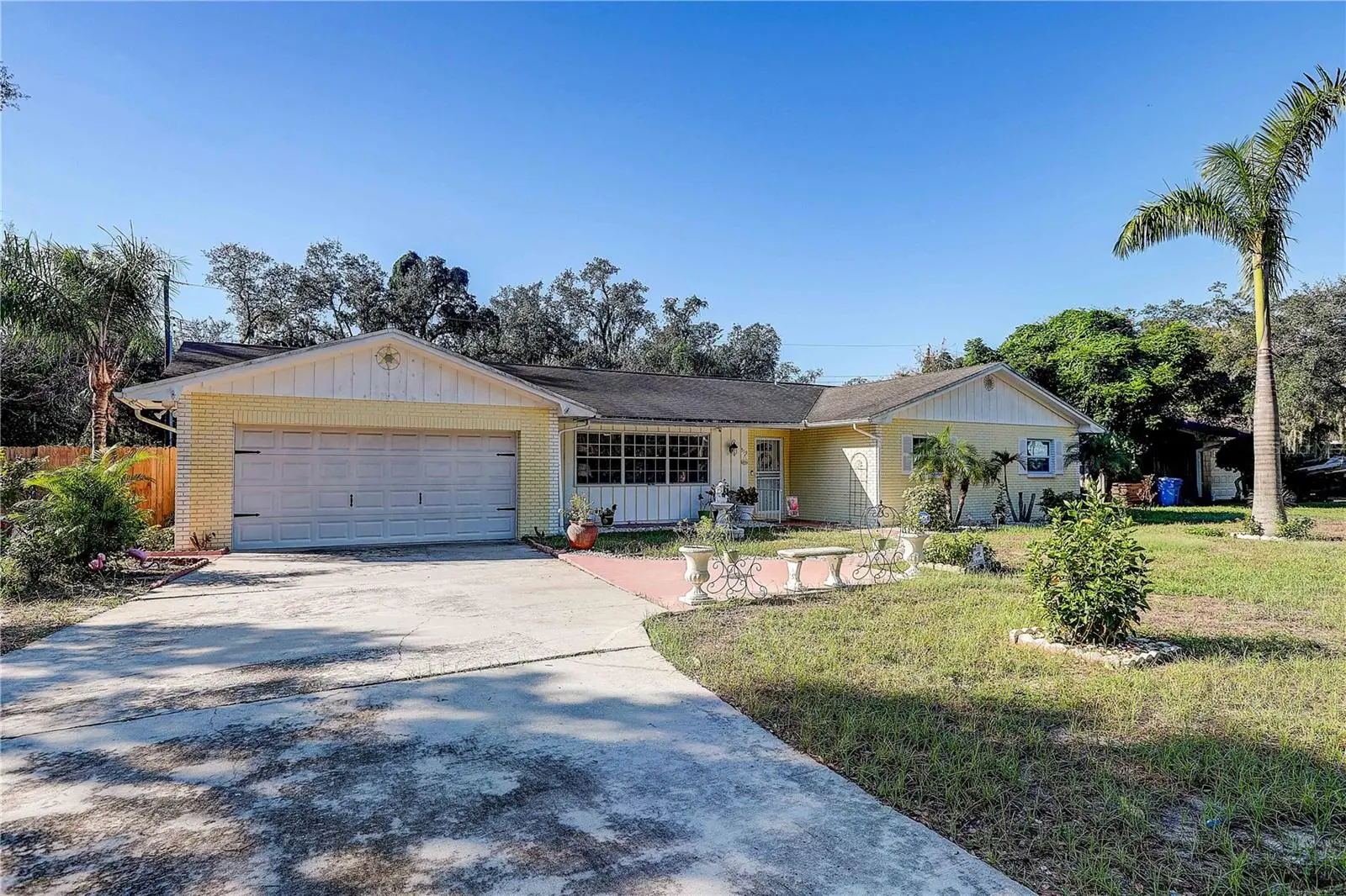 519 Oakhurst Street, FL