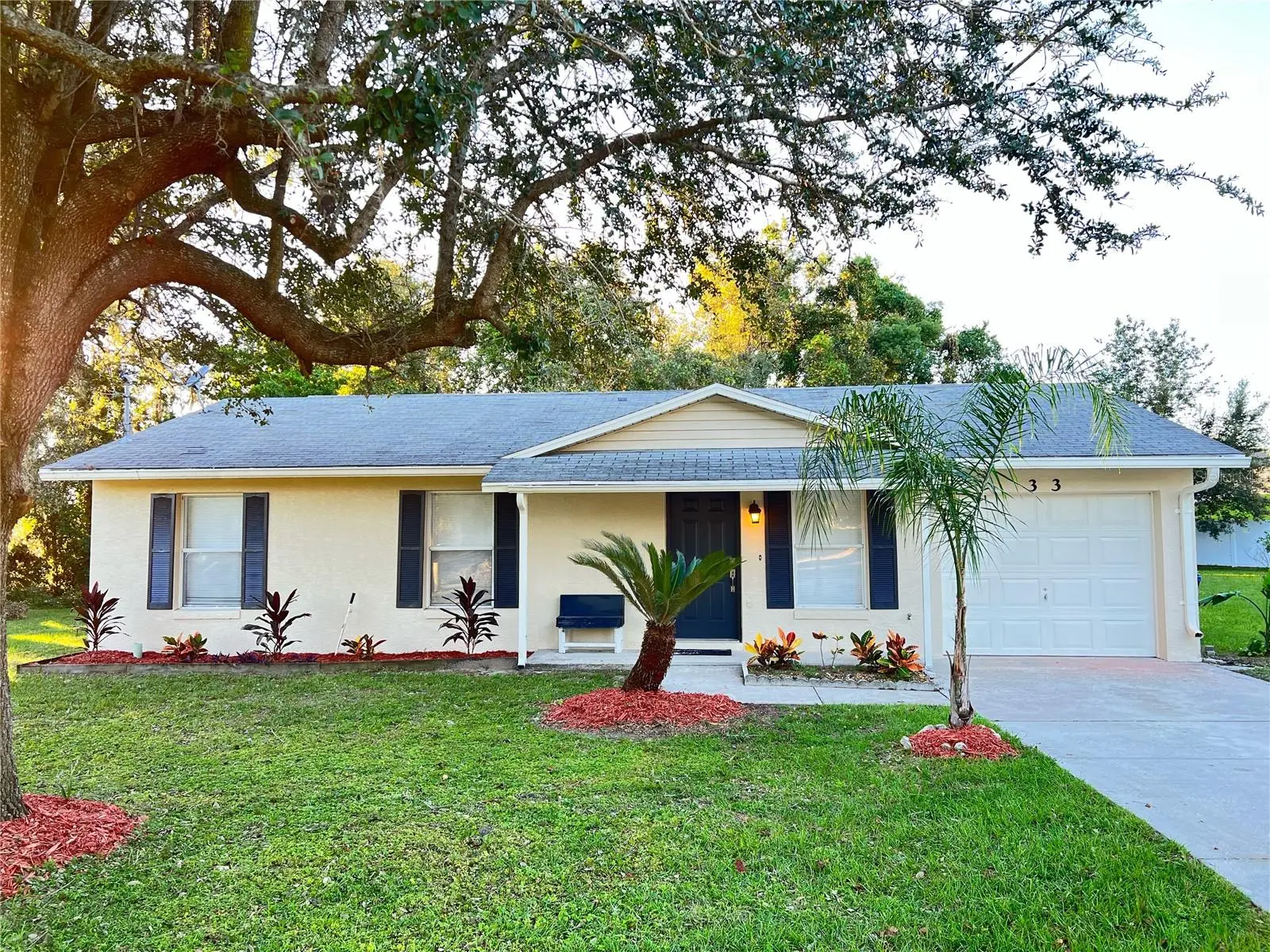 33 Lakeview Court, FL