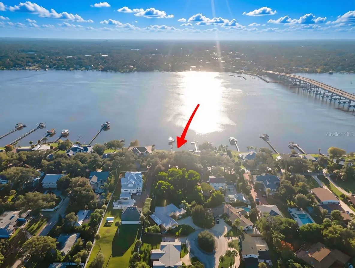 115 Riverside Drive, FL