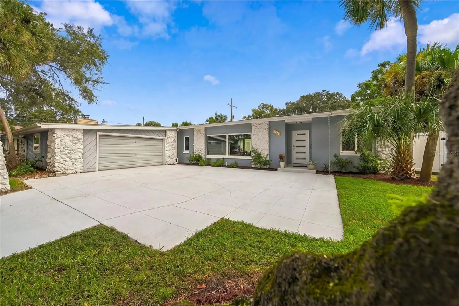 1221 Silverstone Avenue, FL