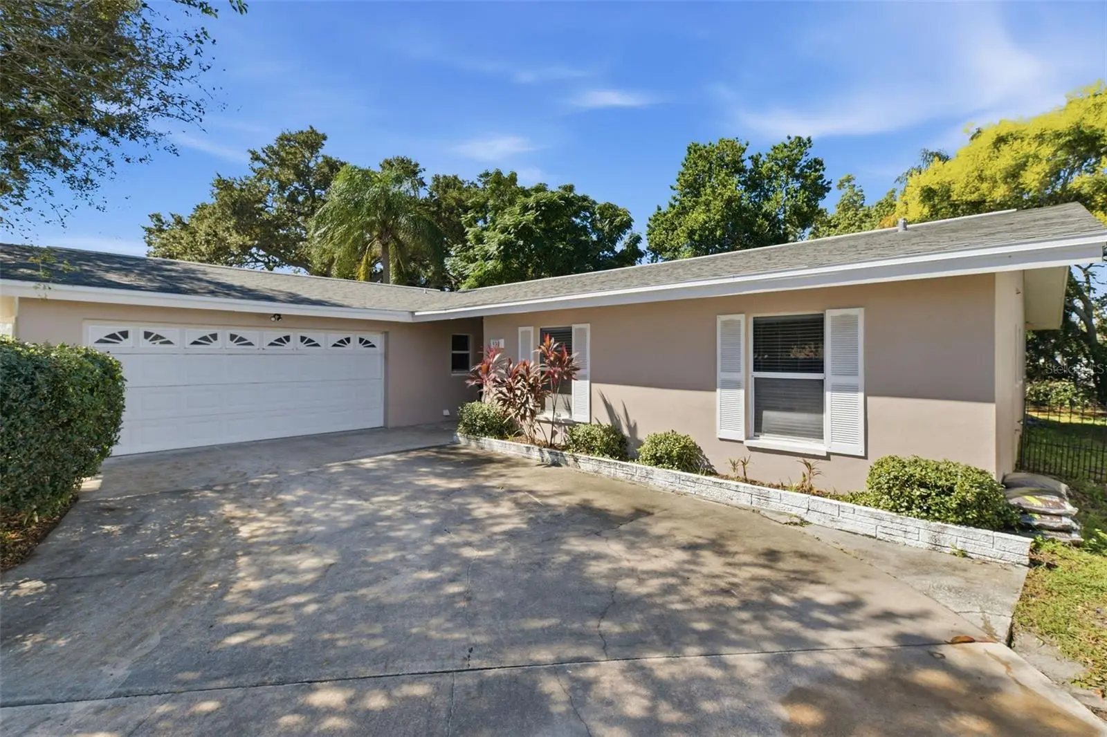 998 Dumont Drive, FL