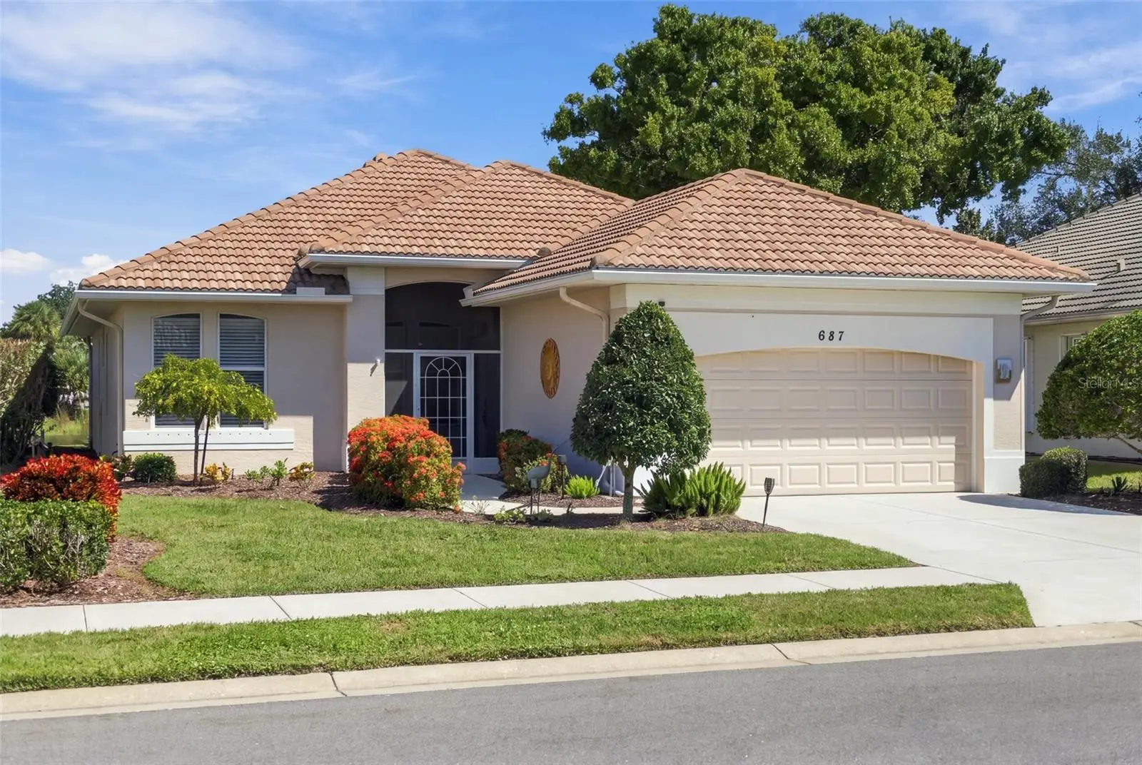 687 Lakescene Drive, FL