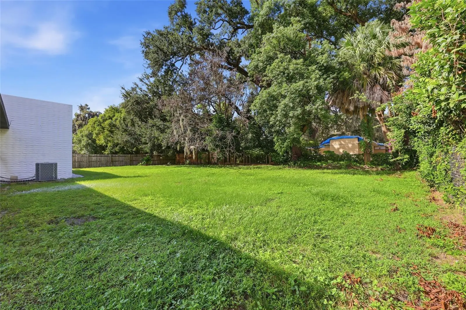 600 Madison Avenue, FL
