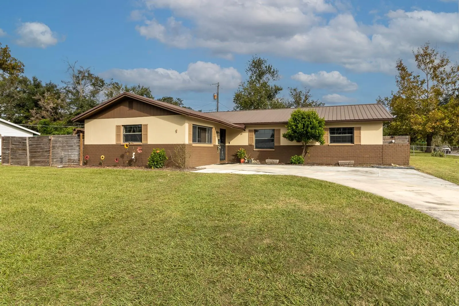 863 Defender Drive, FL