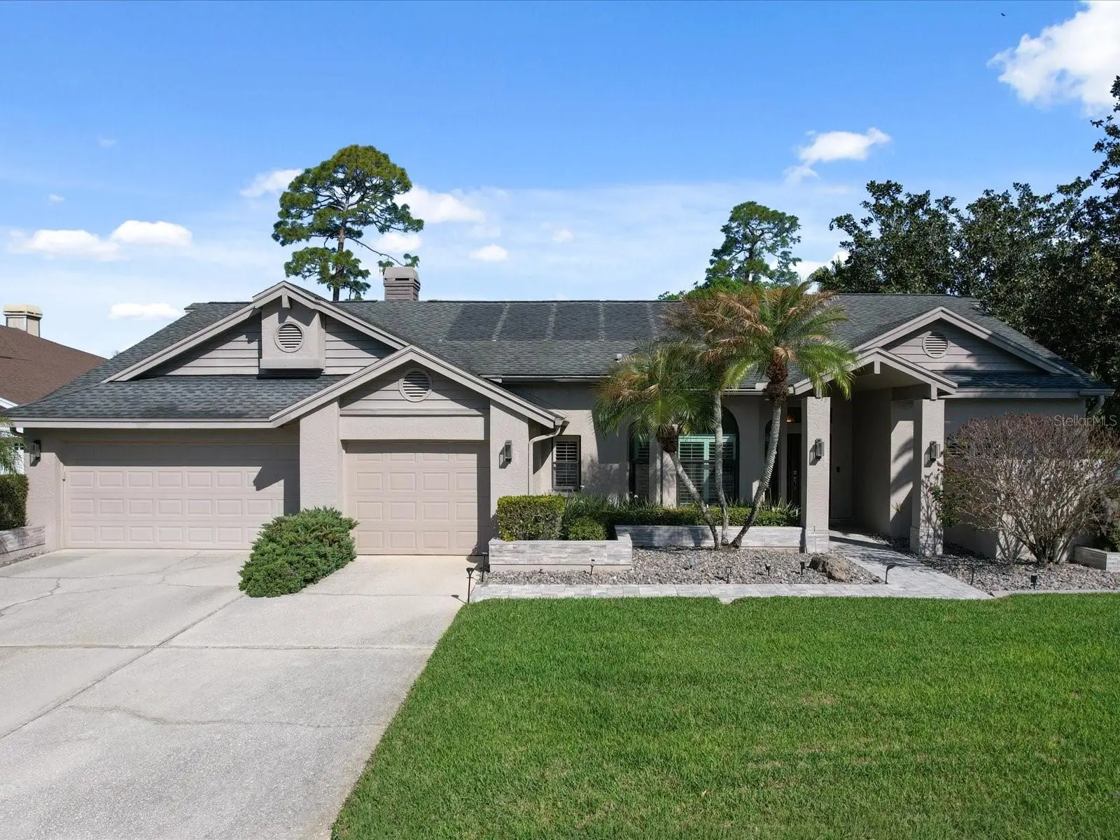 10 Windrush Court, FL