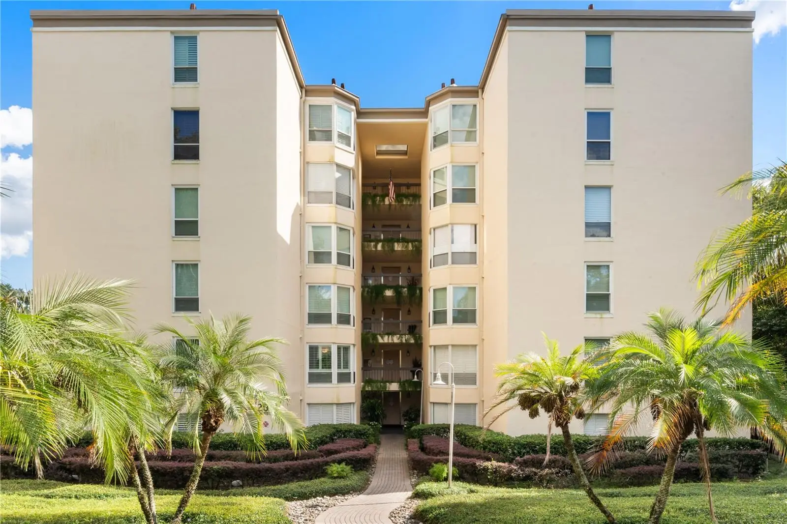 206 Quayside Cir, FL