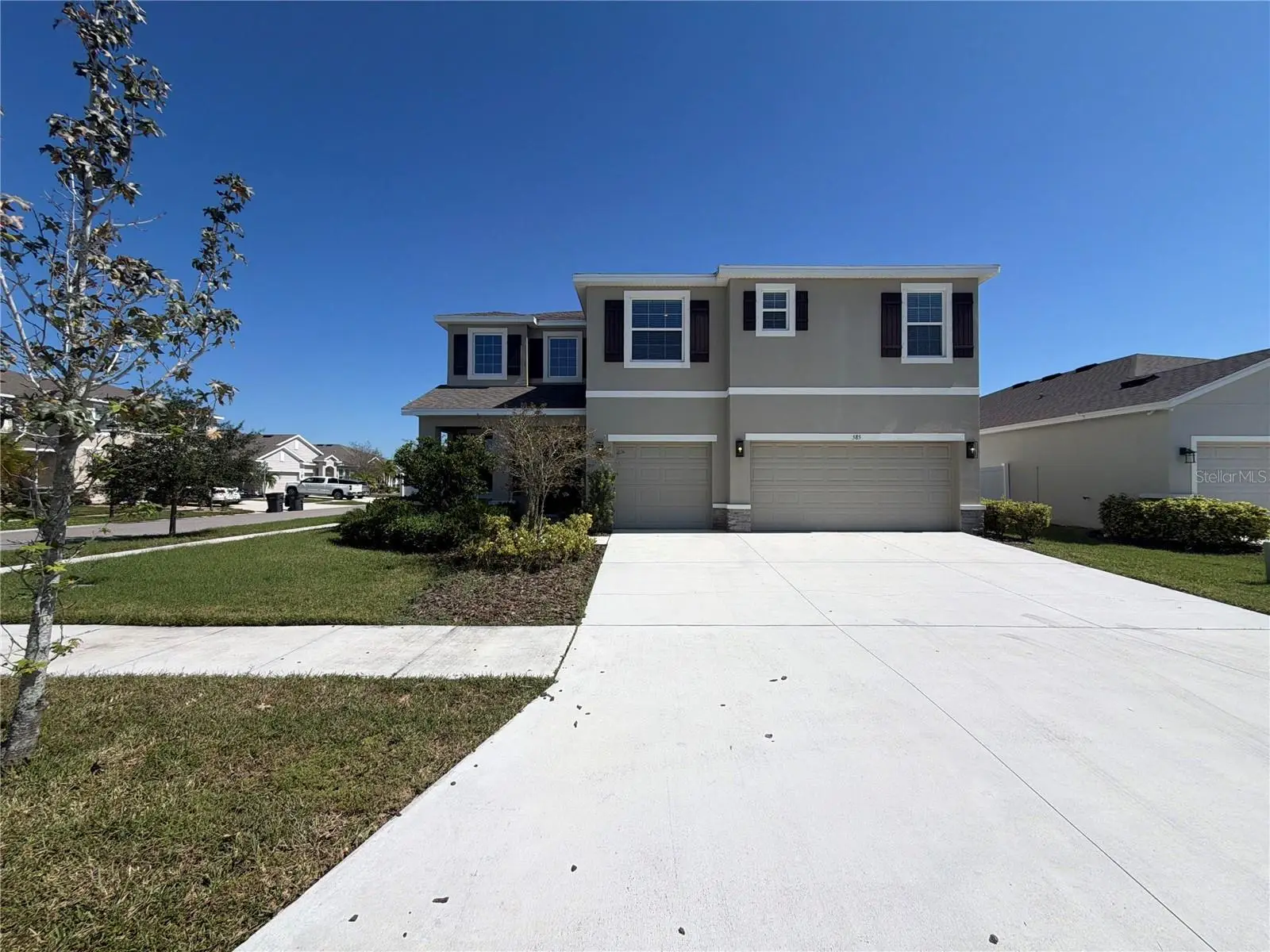 585 Barrier Reef Street, FL