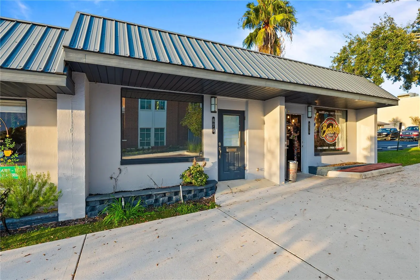 684 / 676 Montrose Street, FL