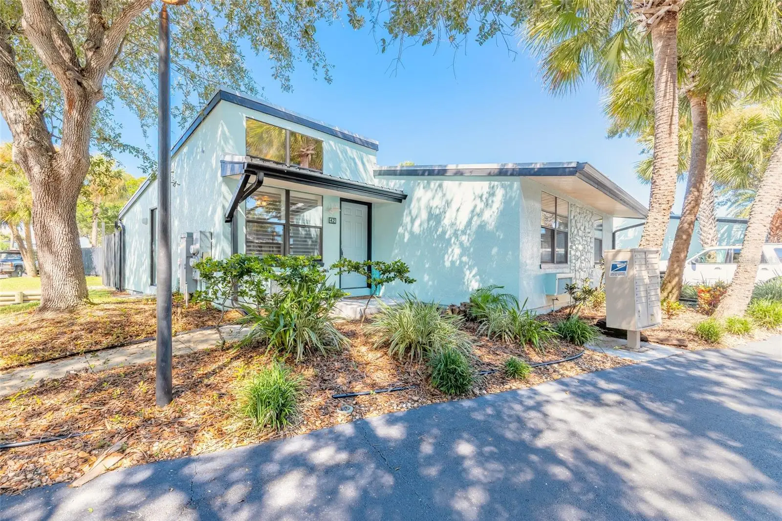 42 Jacaranda Cay Court, FL