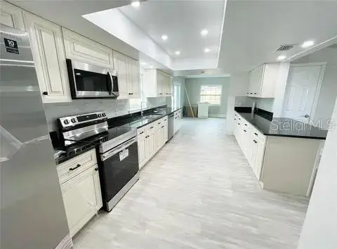 2506 Paradise Circle, FL