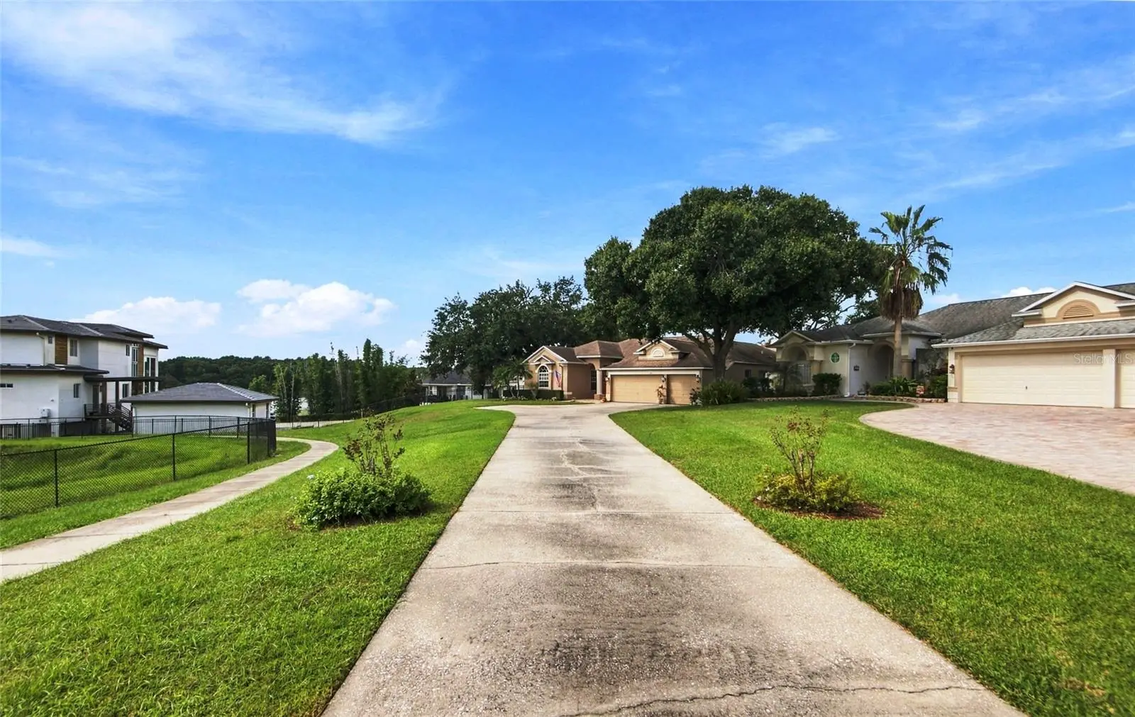 270 Lake Darby Place, FL