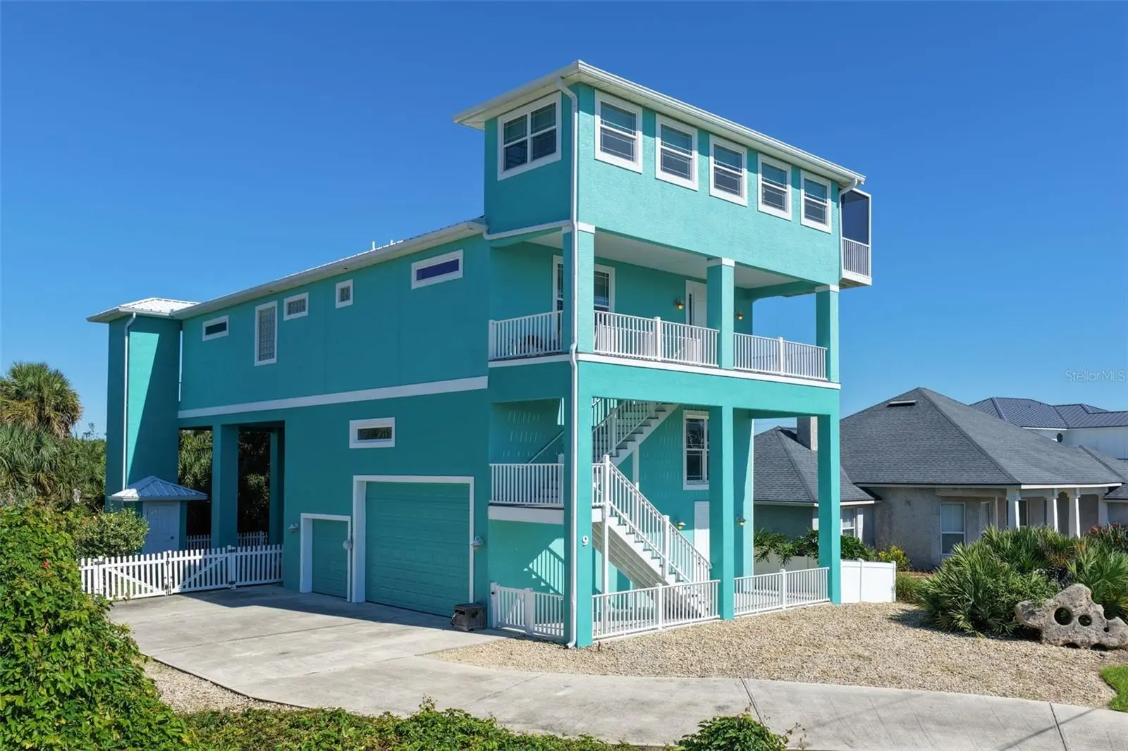 9 Deerwood Street, FL
