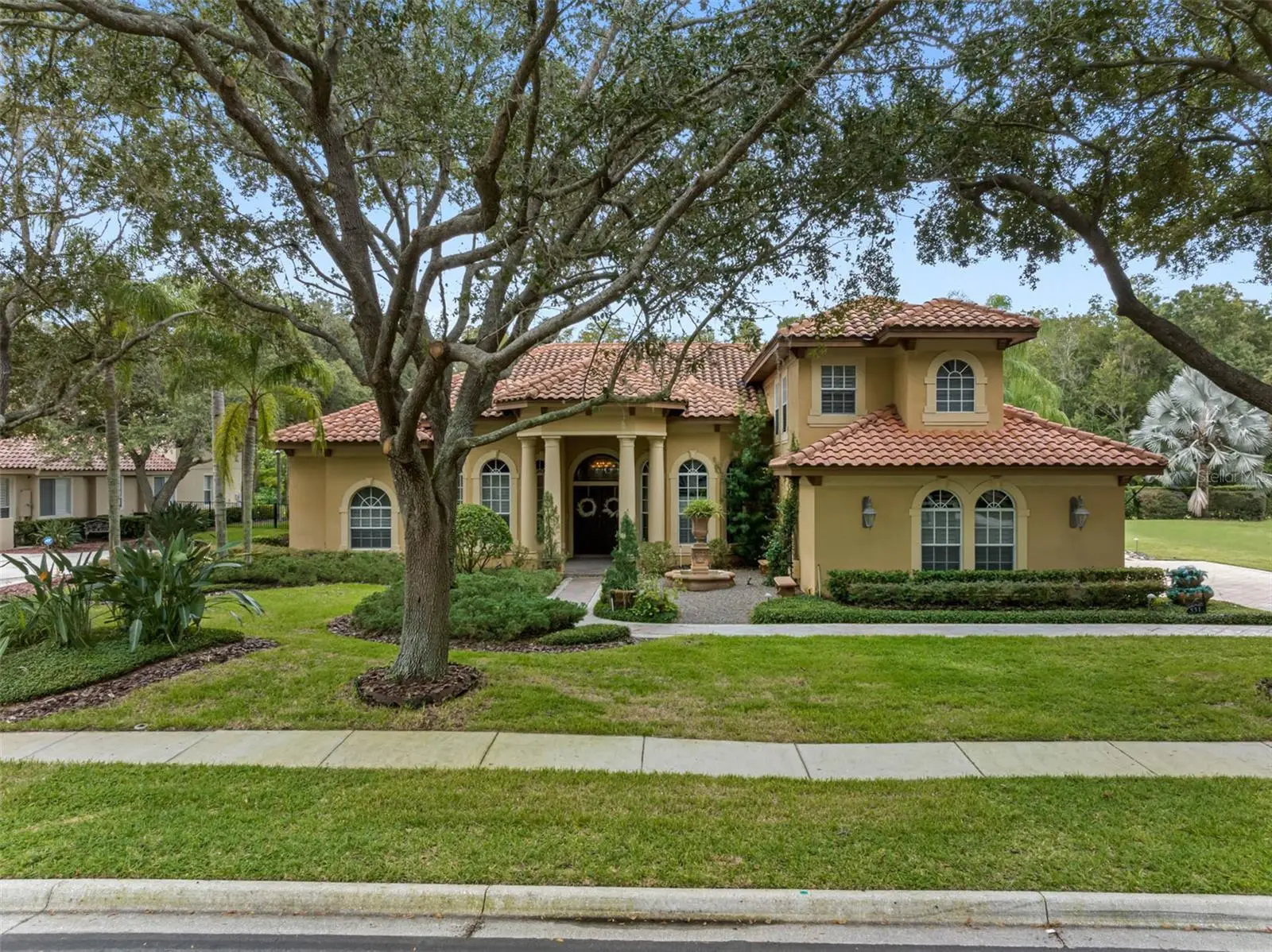 531 Isleworth Close, FL