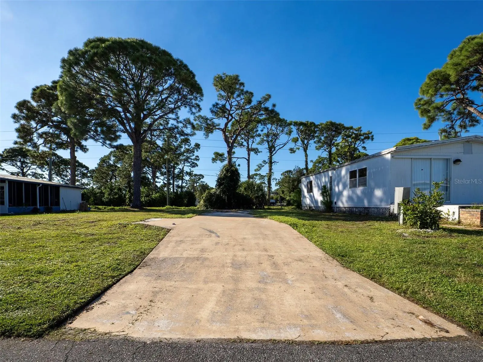 181 Fiji Circle, FL