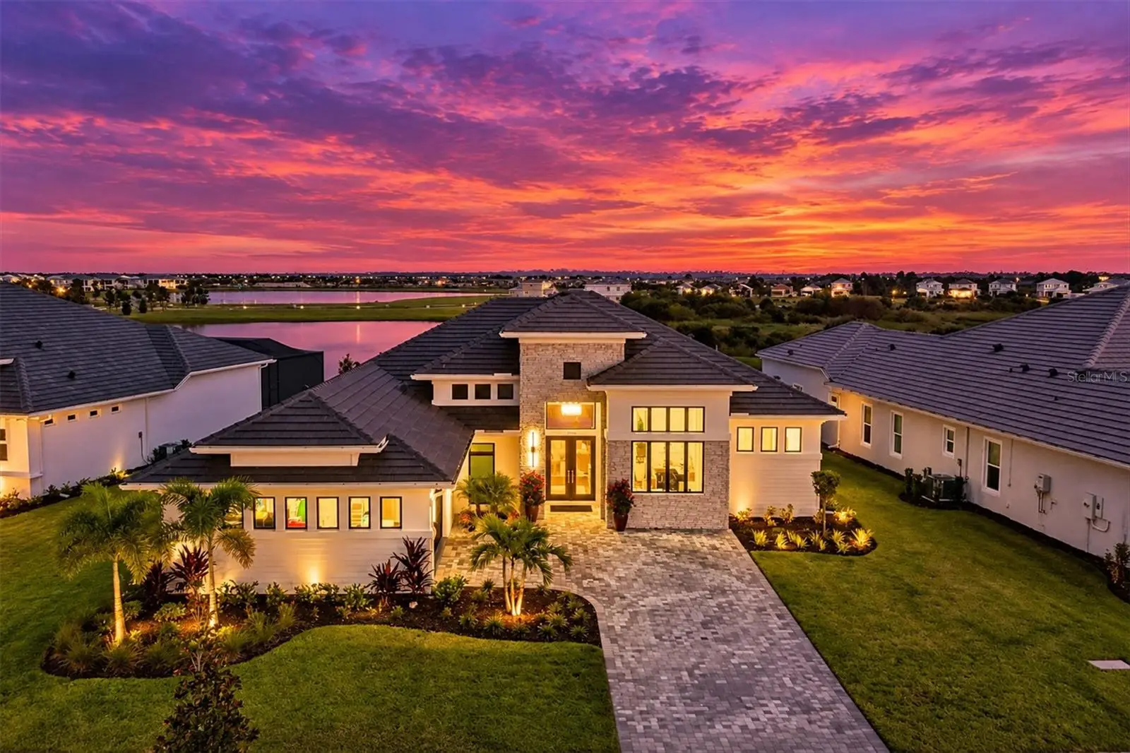 18504 Foxtail Loop, FL