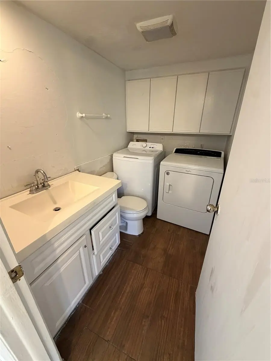 5256 Middle Court, FL