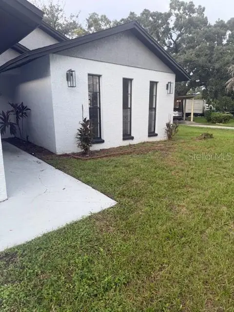 225 Ronnie Circle, FL