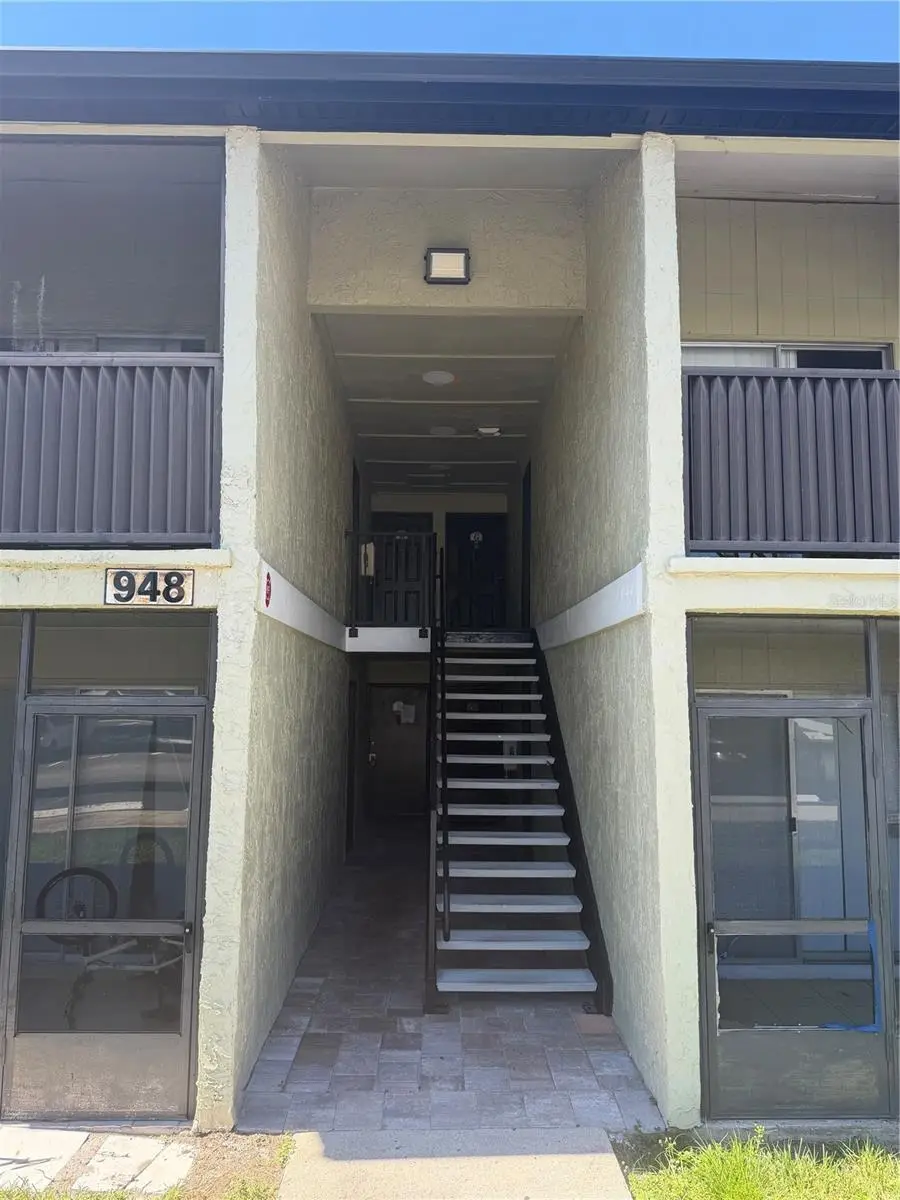 948 Lake Destiny, FL