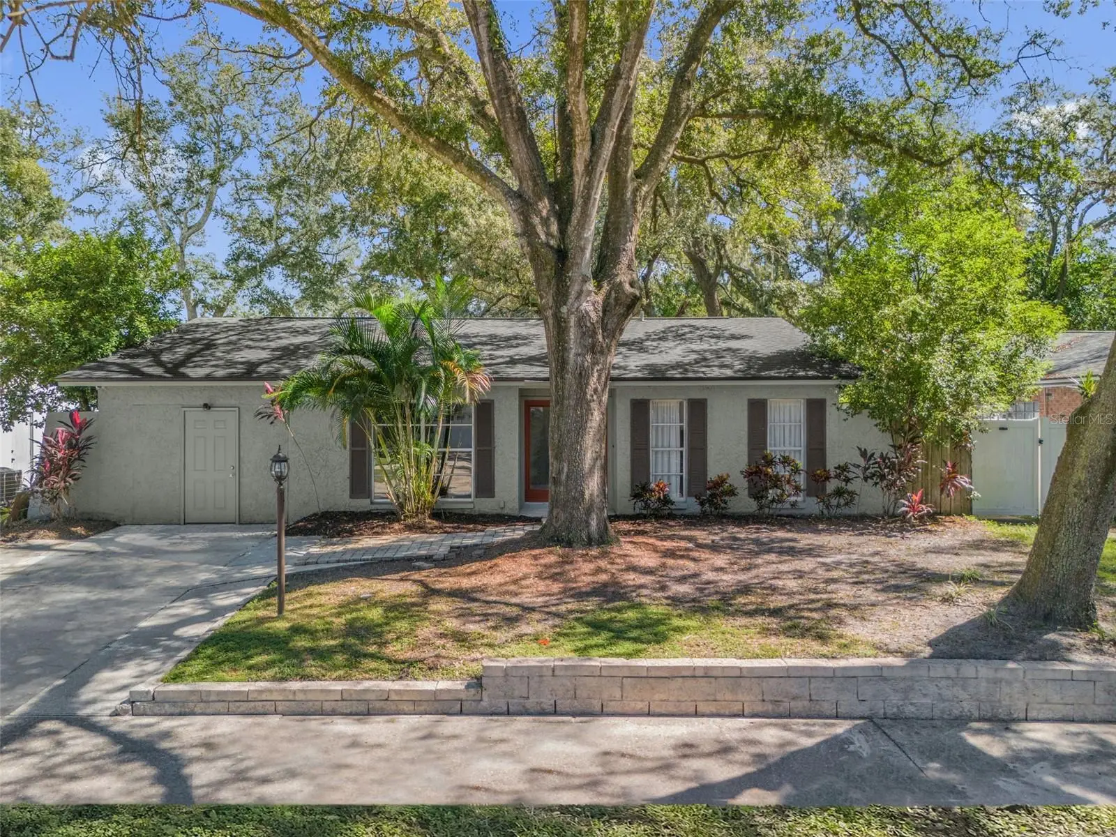 9627 Hidden Oaks Circle, FL