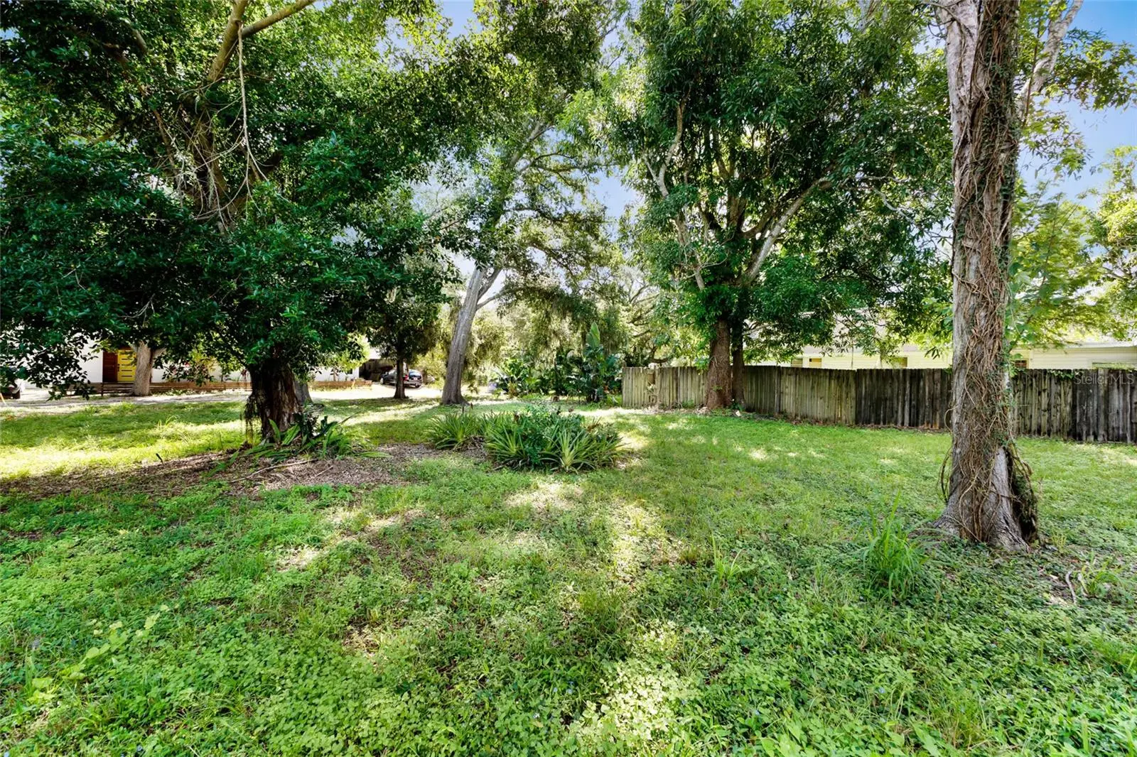 2423 Hickory Avenue, FL