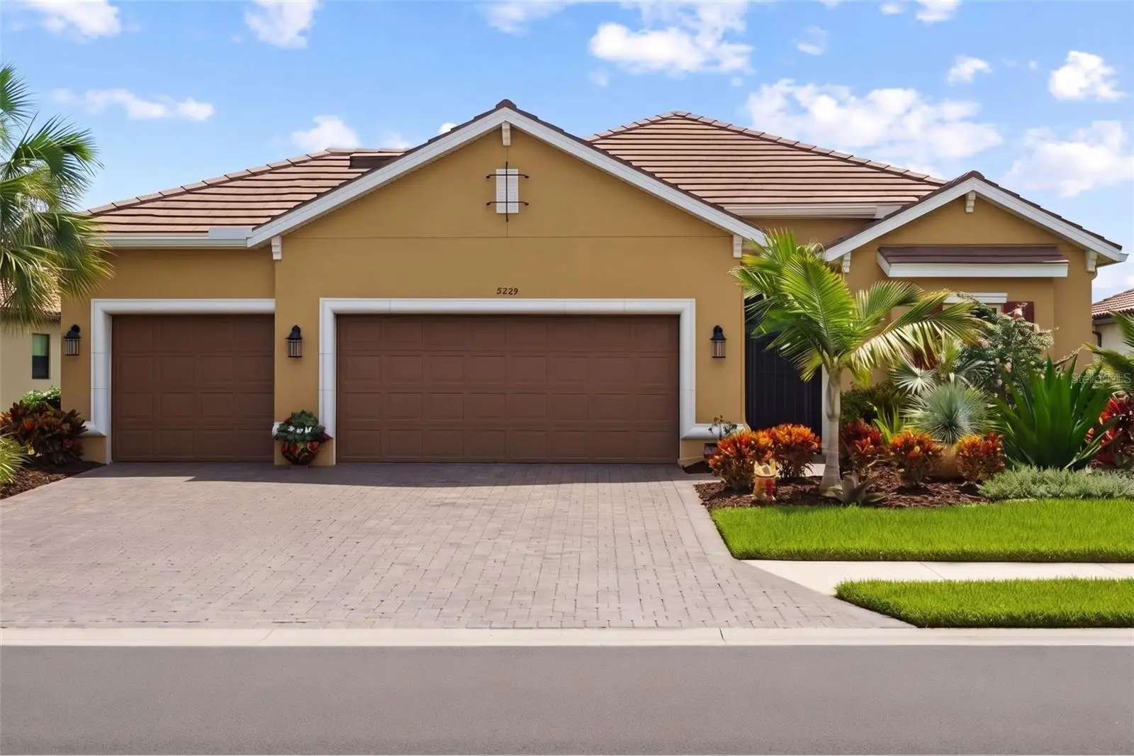 5229 Caserta Court, FL