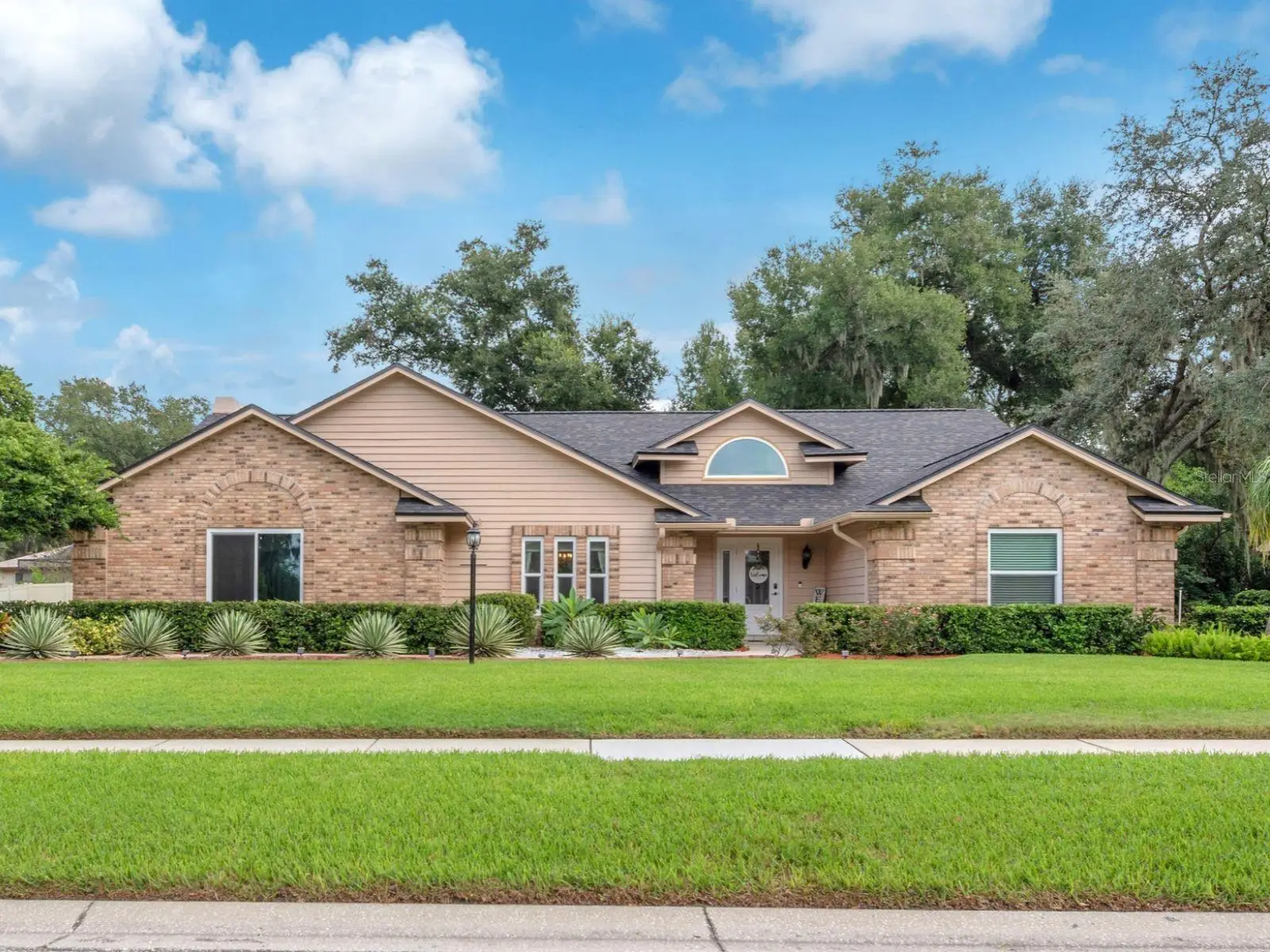 2421 Oak Landing Drive, FL
