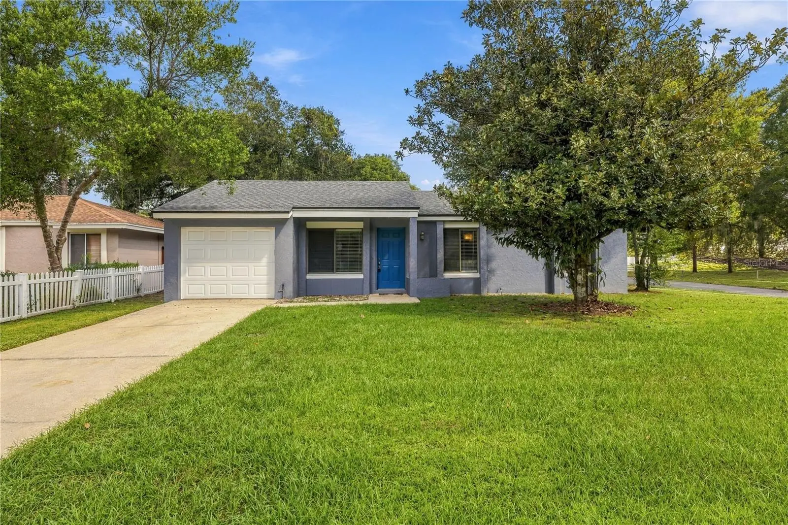 425 Hawthorn Circle, FL