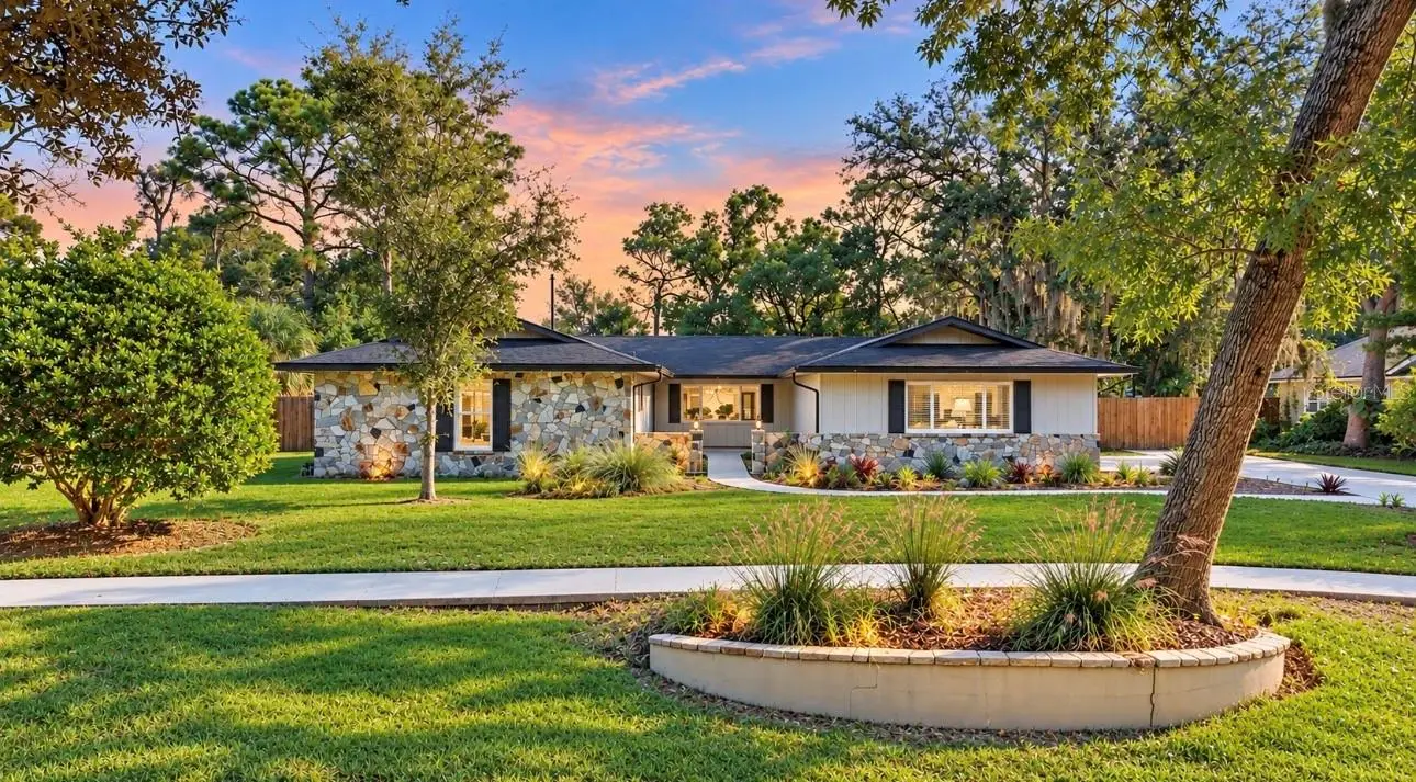 207 Royal Oaks Circle, FL