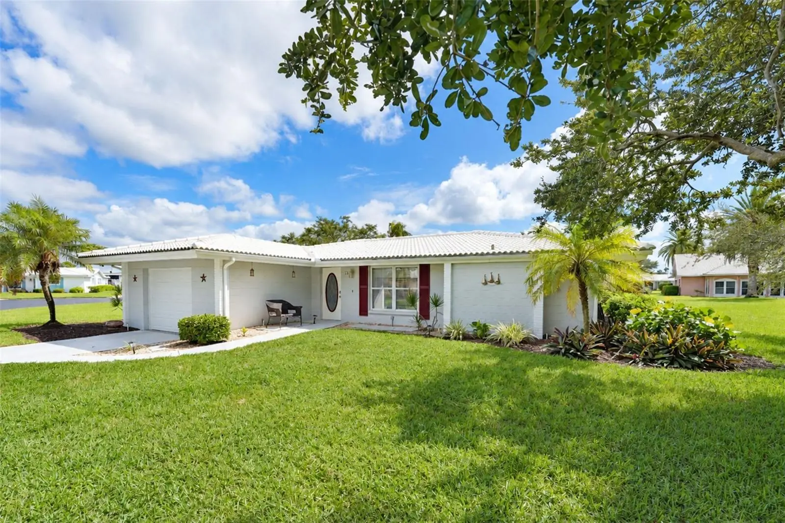 21 Oakwood Drive, FL