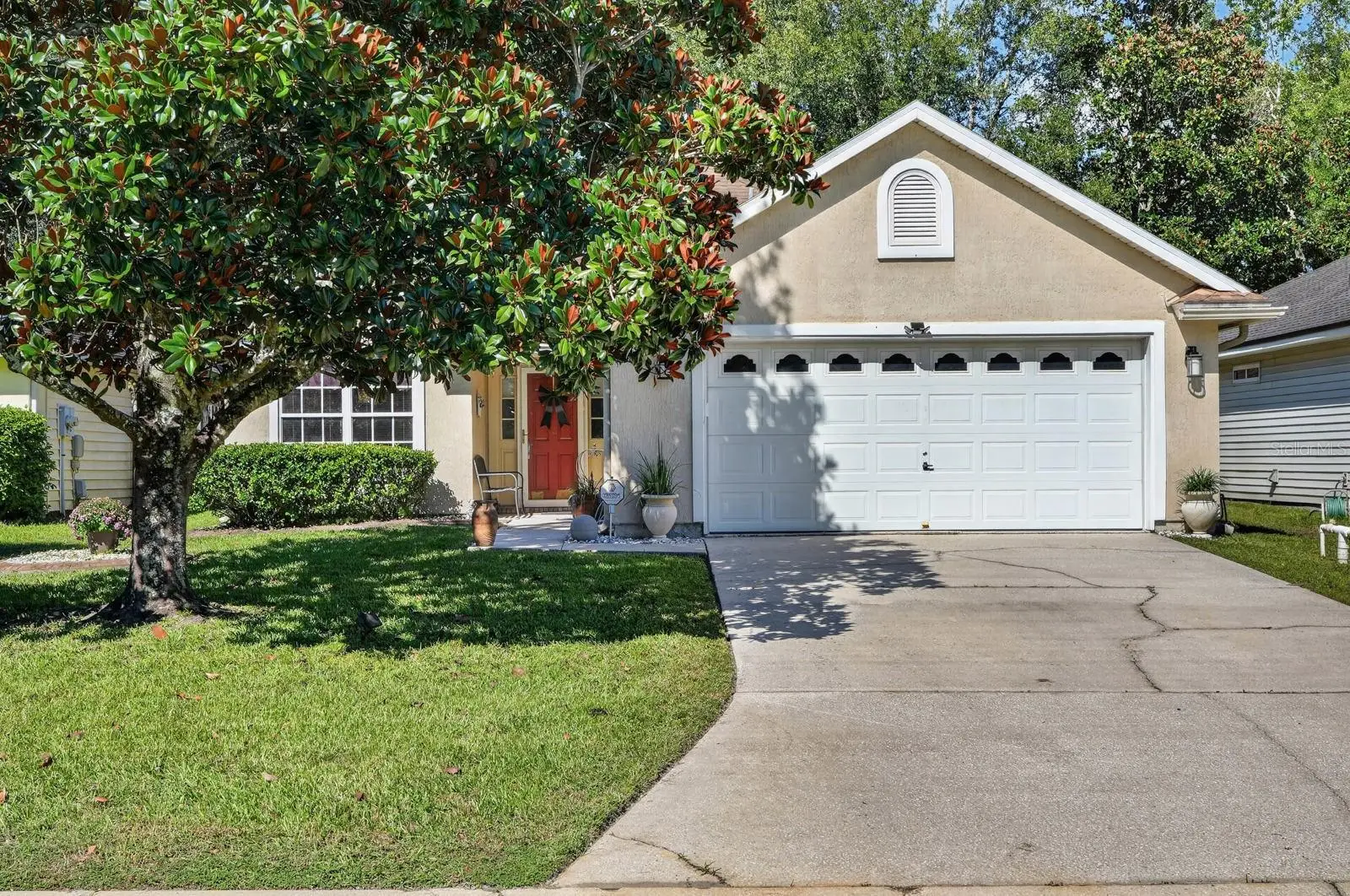 717 Mackenzie Circle, FL