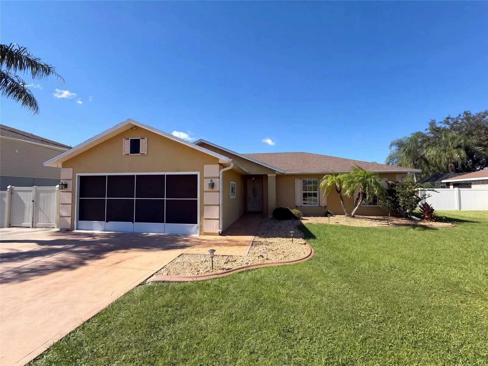 22 Firethorn Lane, FL