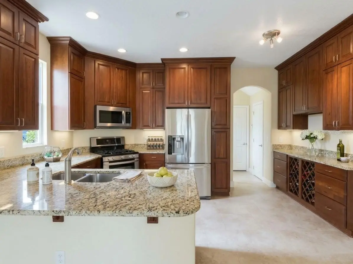 6628 Bouganvillea Crescent Drive, FL