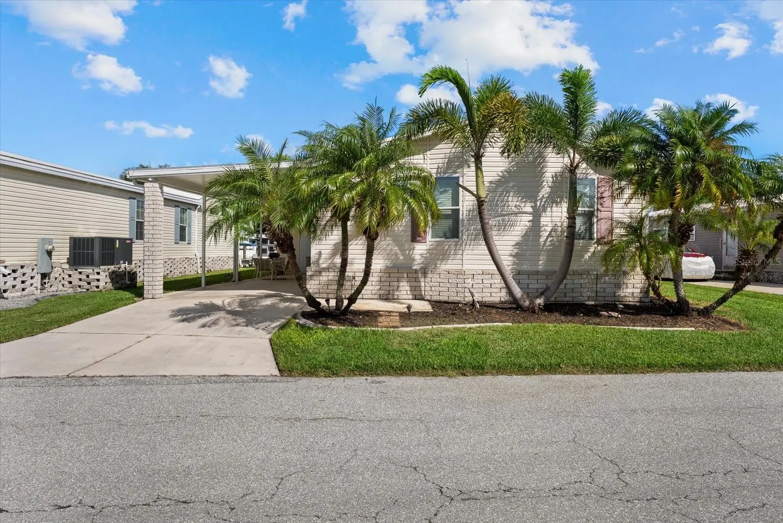 636 Blackburn Boulevard, FL