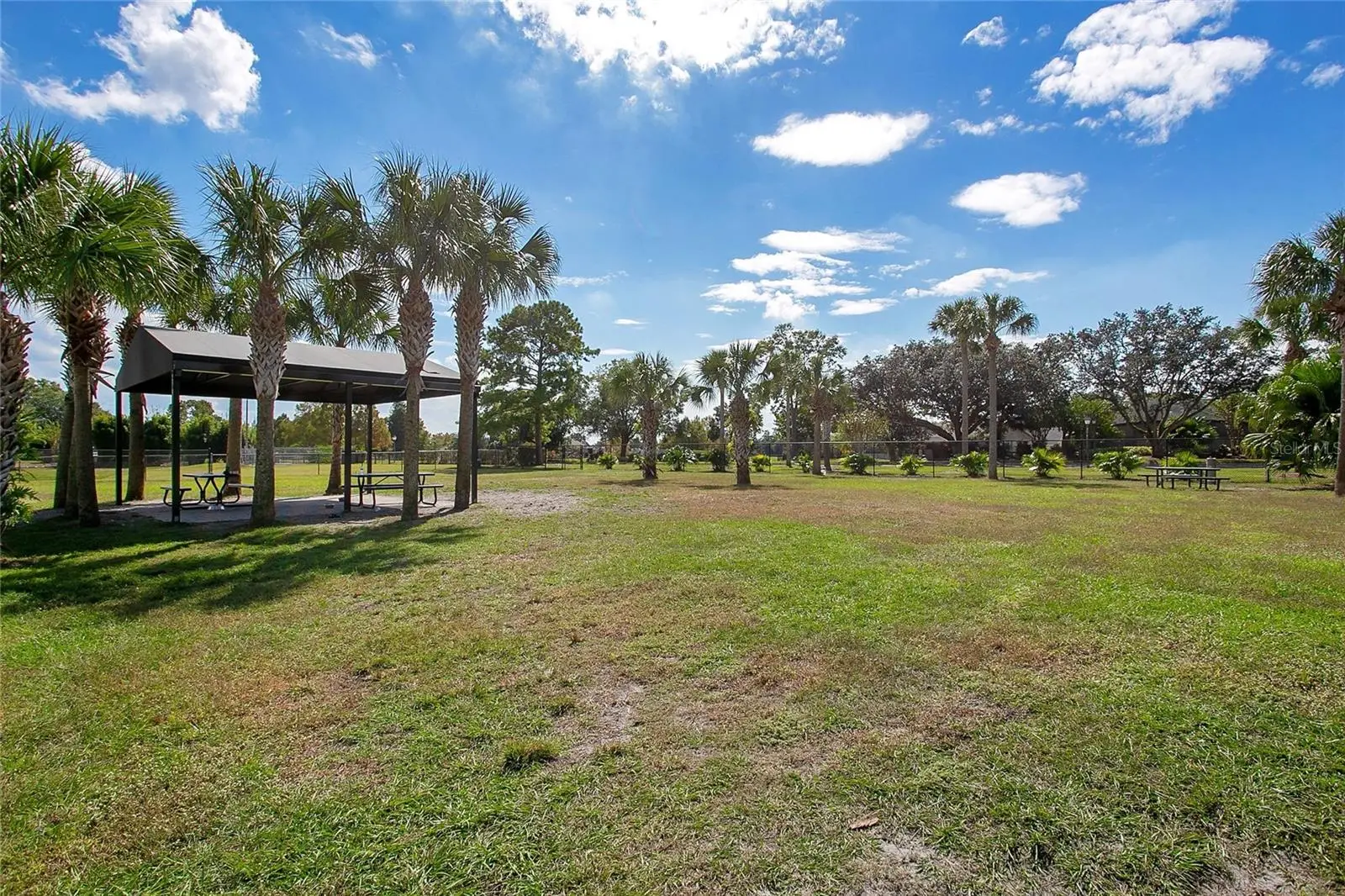 639 Lakehaven Circle, FL