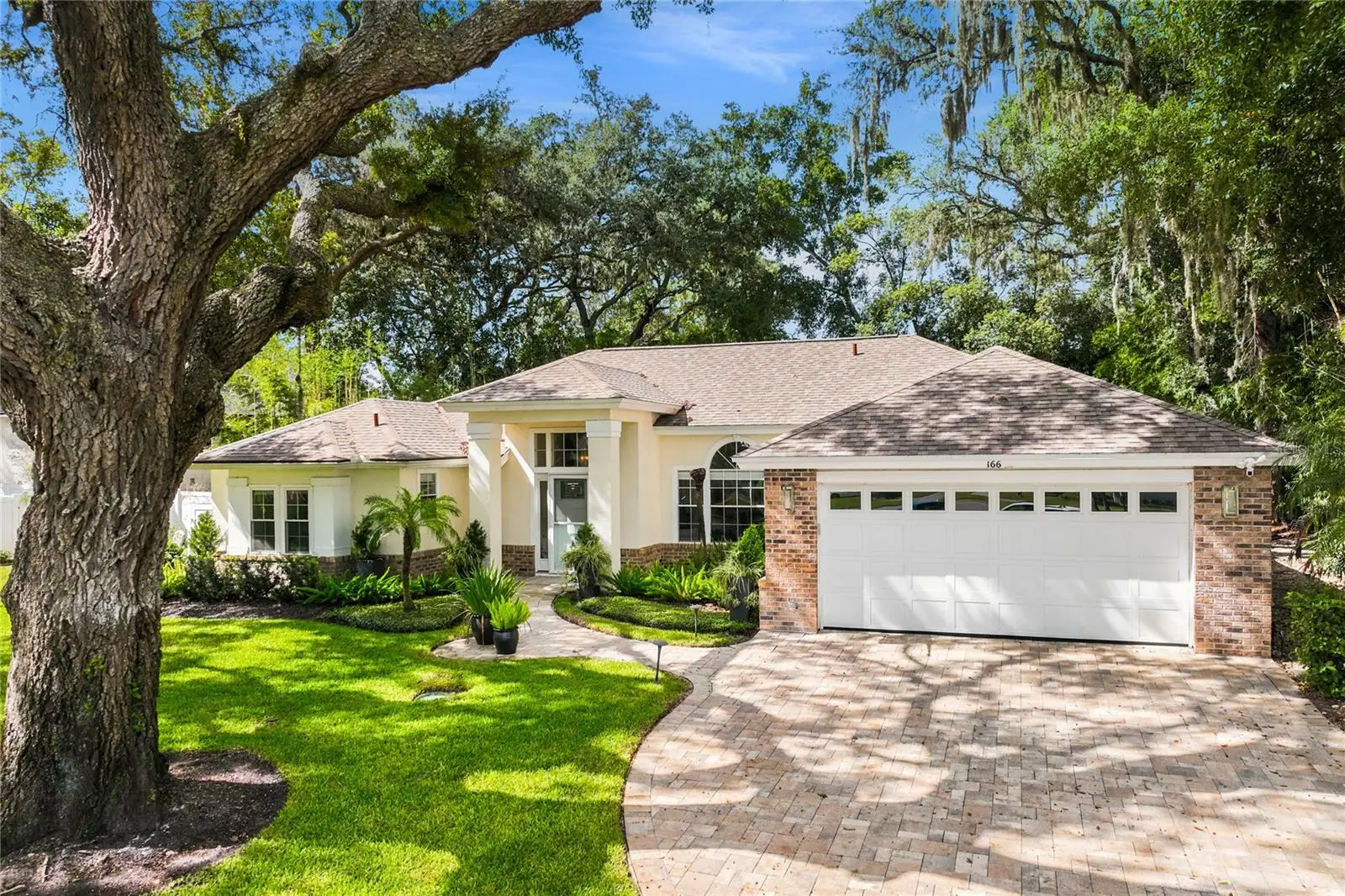 166 Oak View Circle, FL