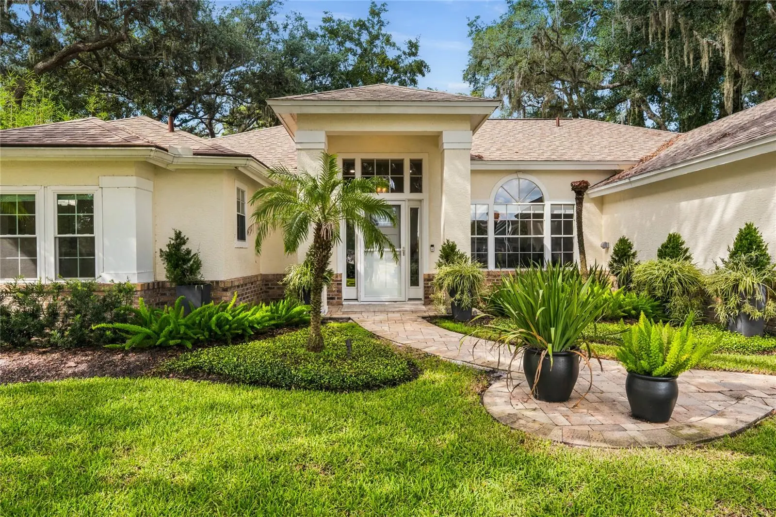 166 Oak View Circle, FL