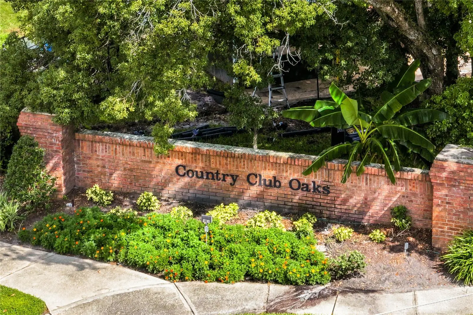 166 Oak View Circle, FL