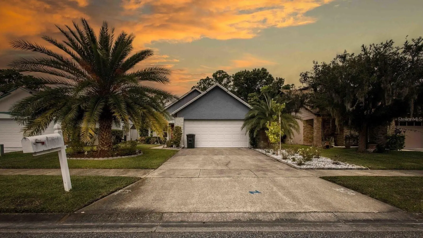 884 Lake Sterling Court, FL