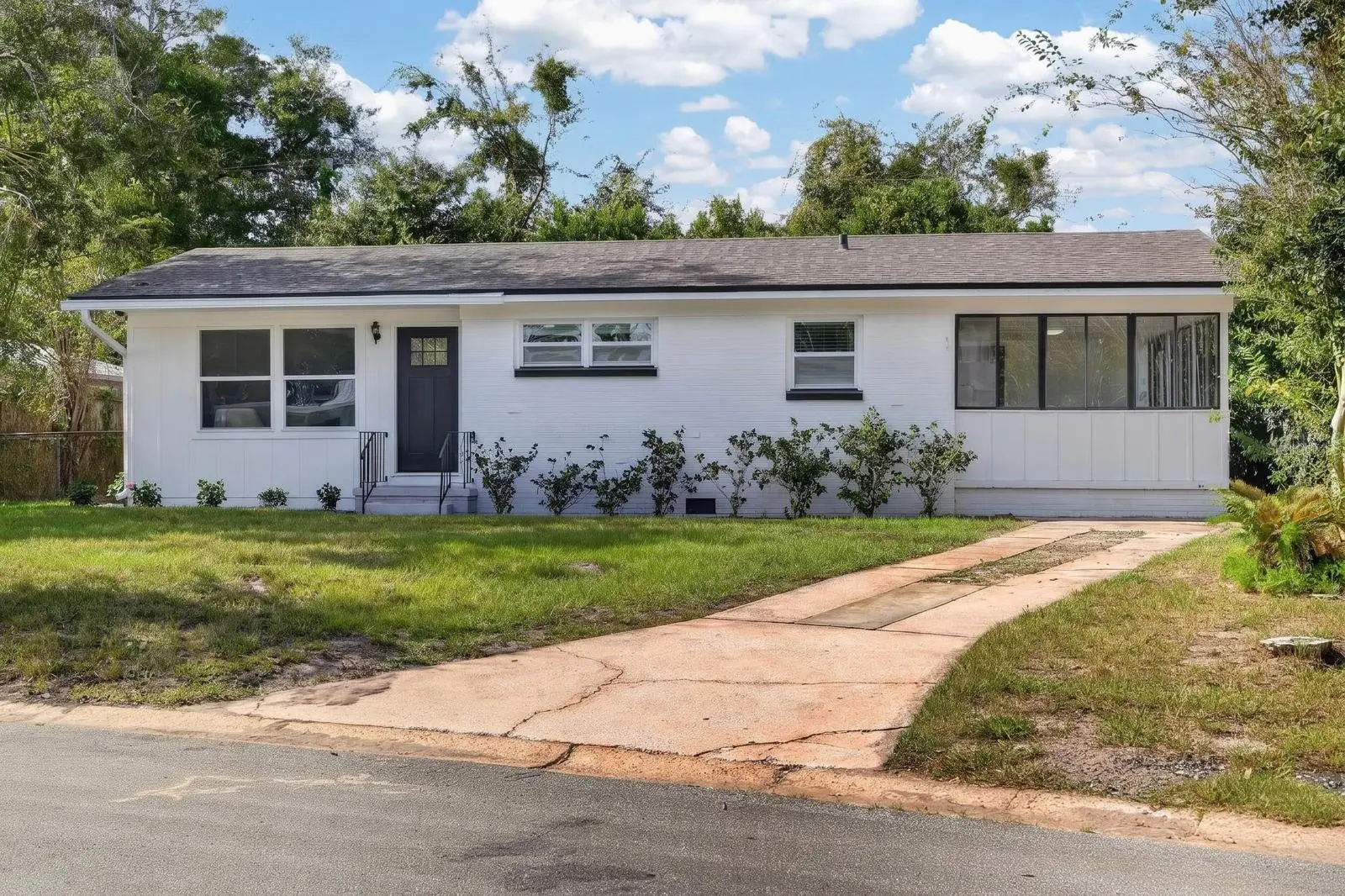 301 Chapel Road, FL