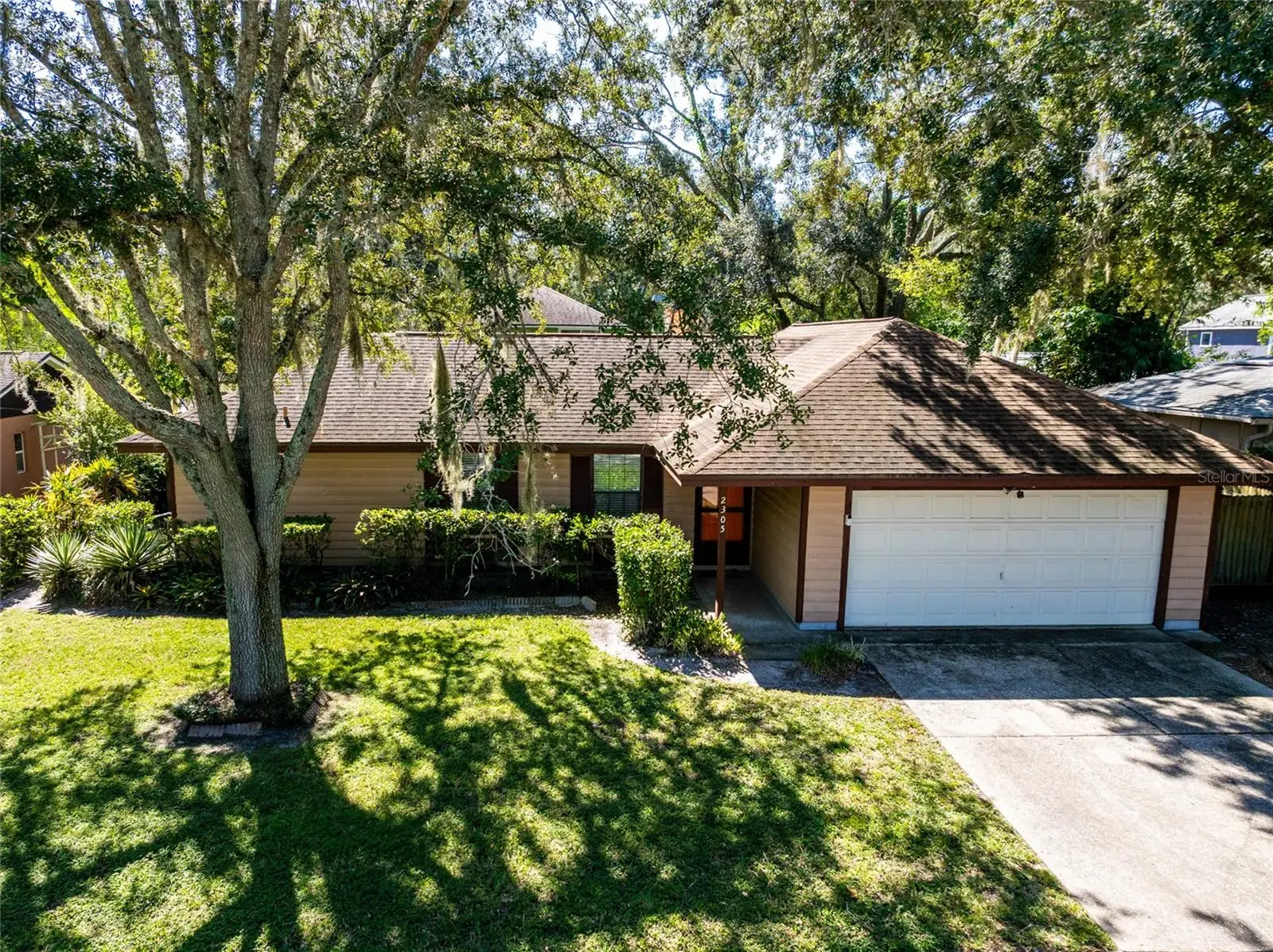 2305 Forrest Crest Circle, FL