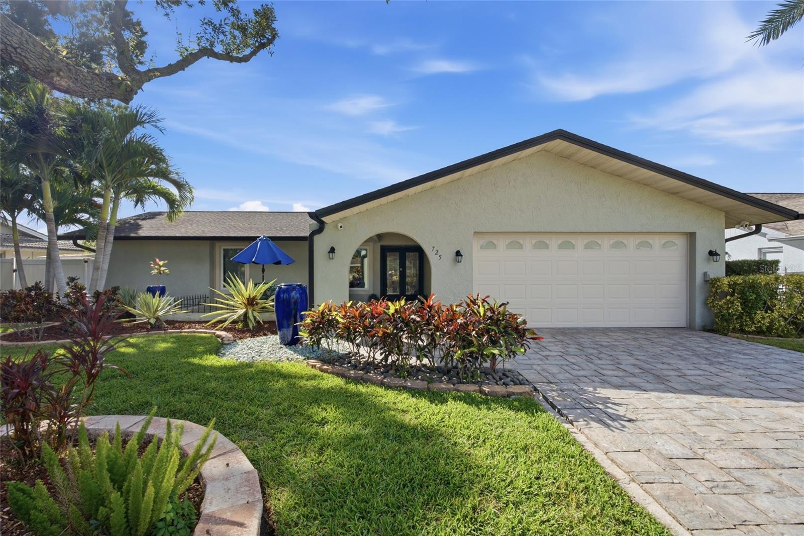 725 Del Oro Drive, FL