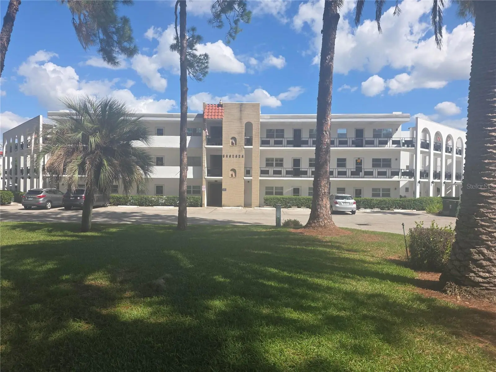 100 El Camino Drive, FL