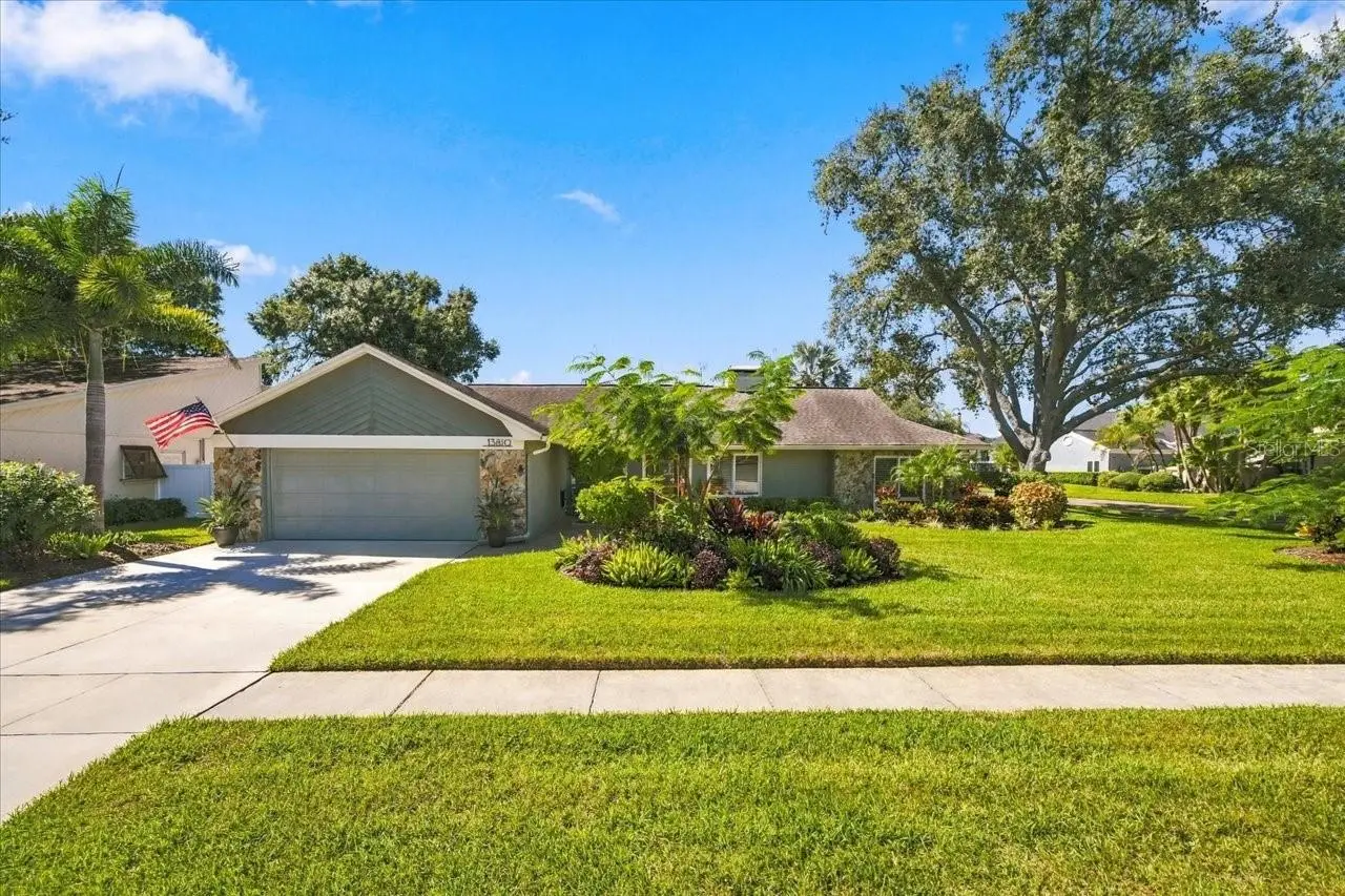 13810 Lake Village Place, FL