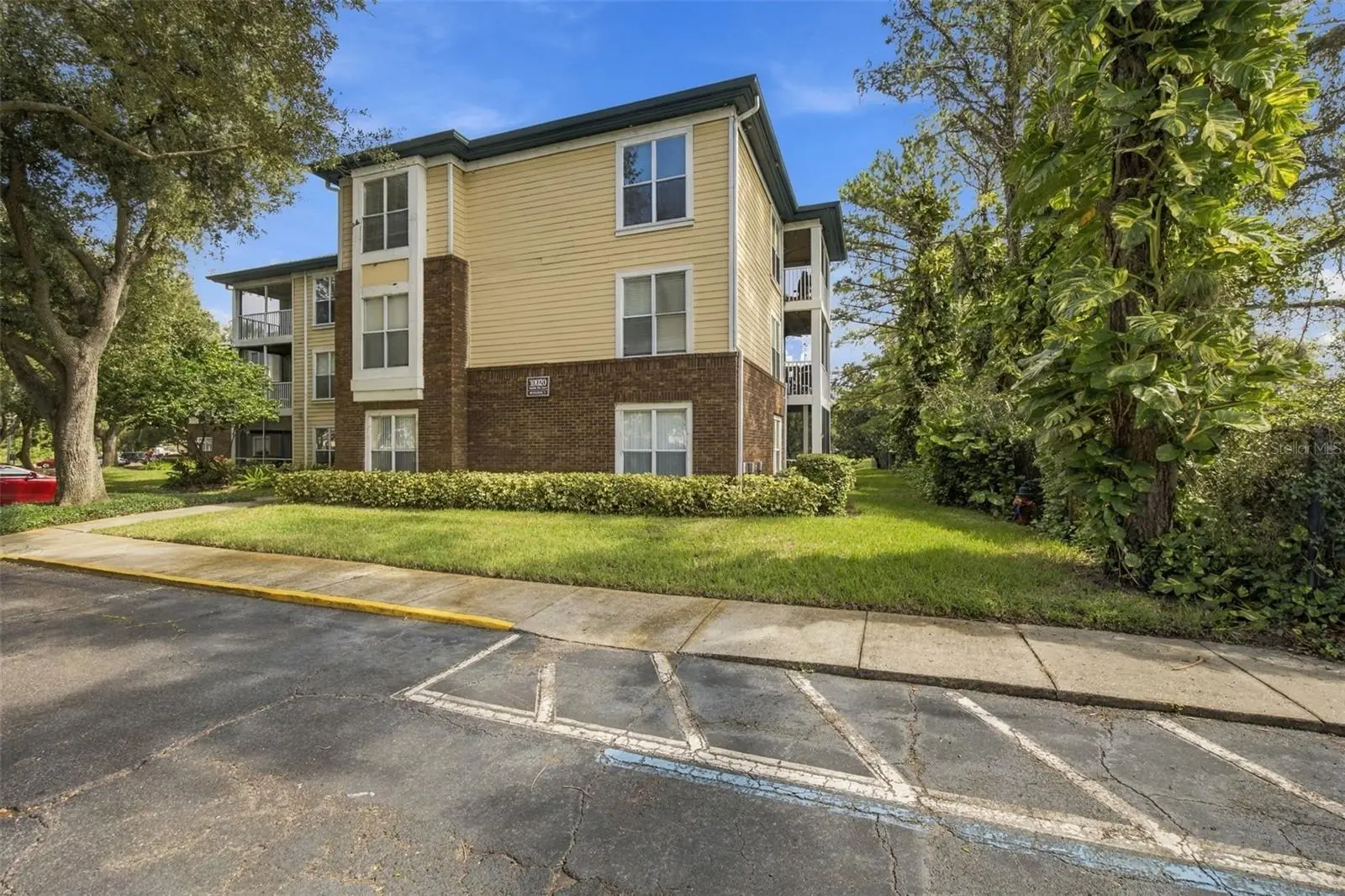10020 Strafford Oak Court, FL